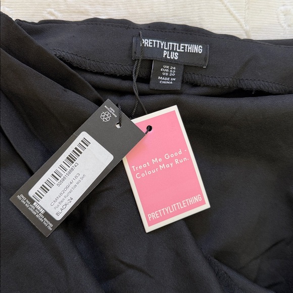 PrettyLittleThing Plus Black Ruched Side Midi Skirt NWT US 20 - Picture 5 of 5